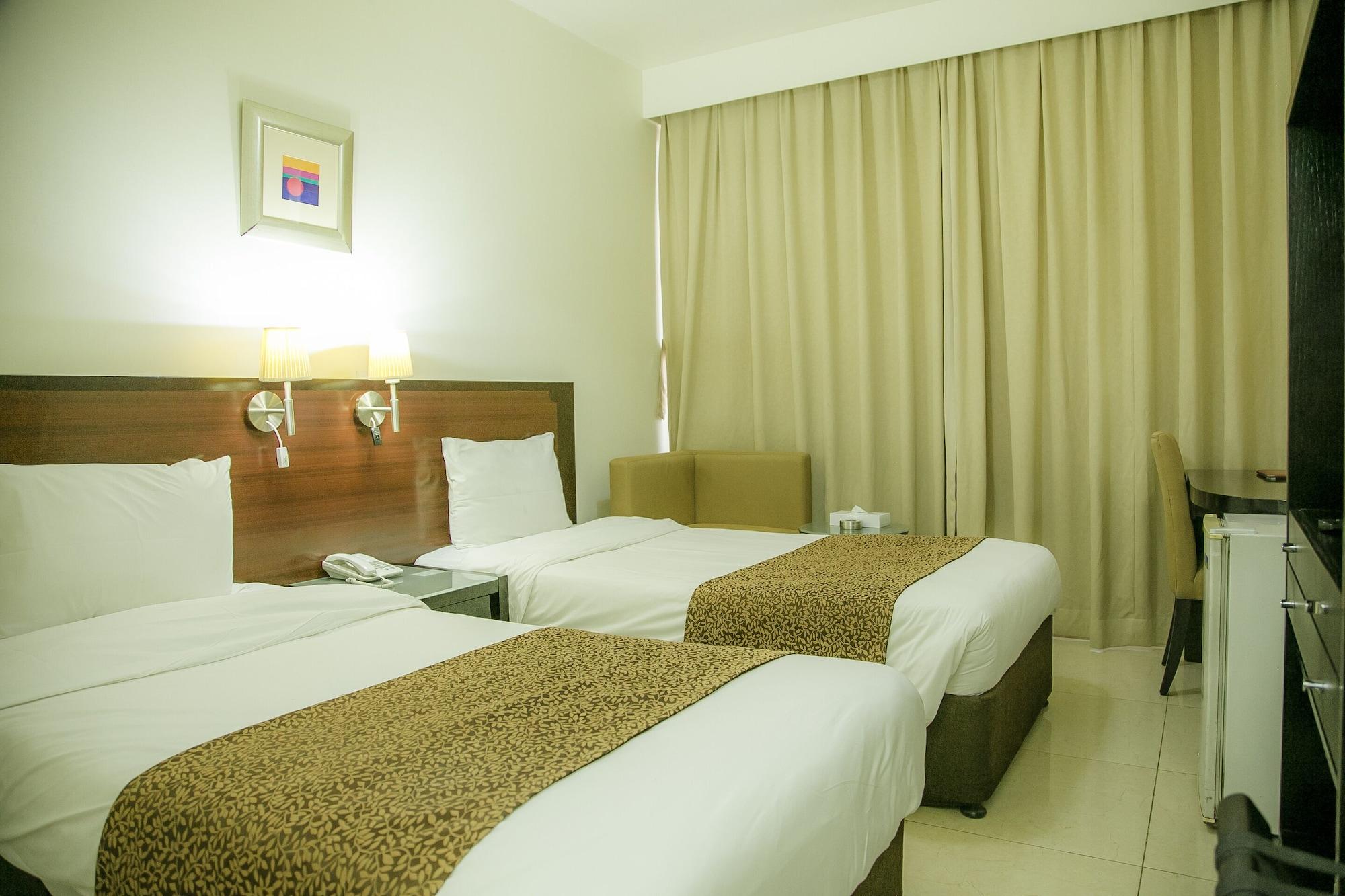 Phoenicia Grand Hotel Dubai Bagian luar foto