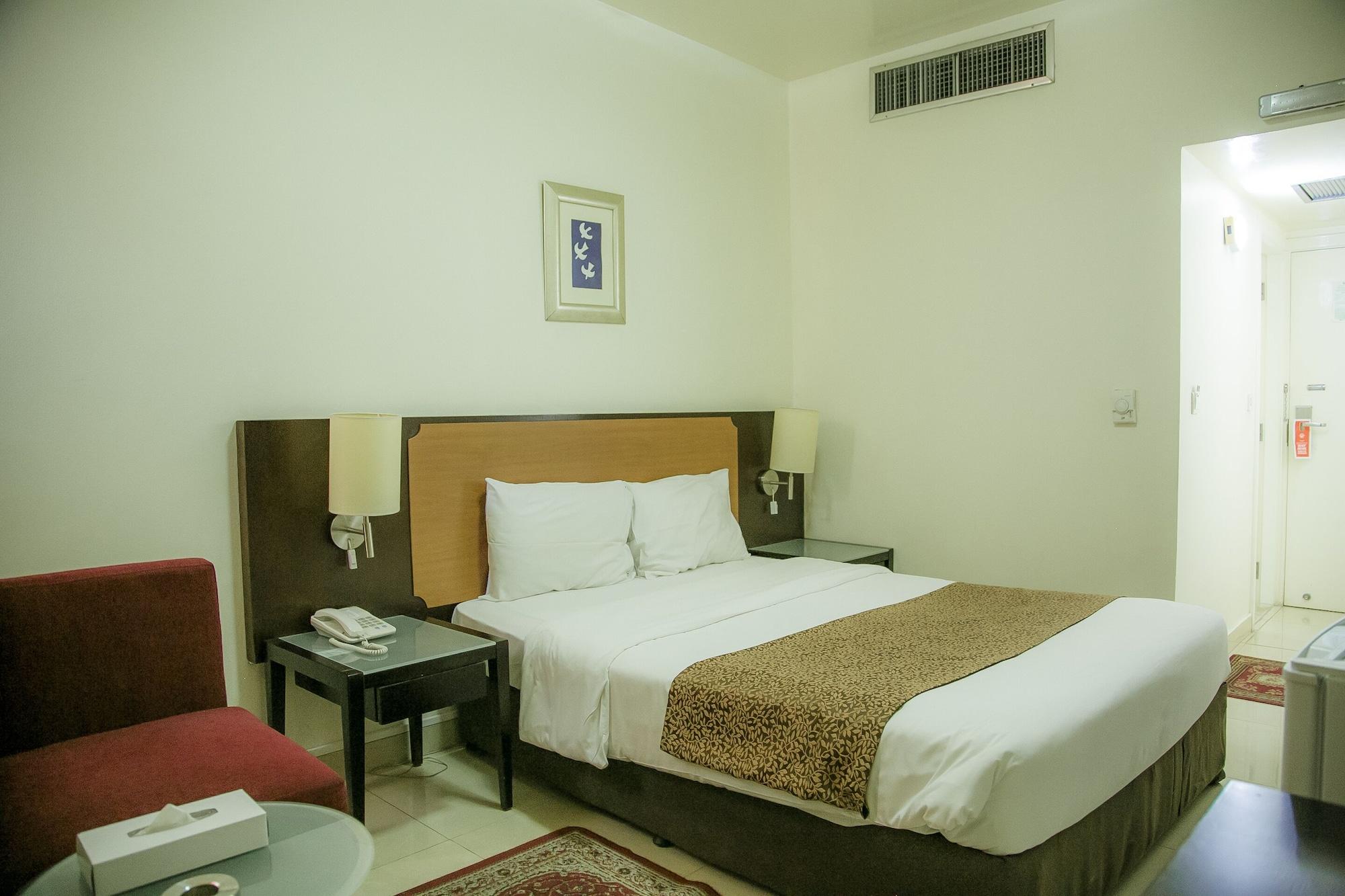 Phoenicia Grand Hotel Dubai Bagian luar foto