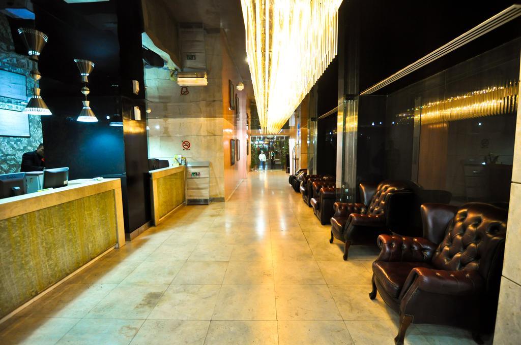 Phoenicia Grand Hotel Dubai Bagian luar foto