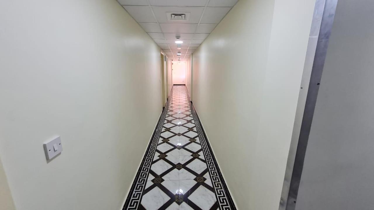 Phoenicia Grand Hotel Dubai Bagian luar foto