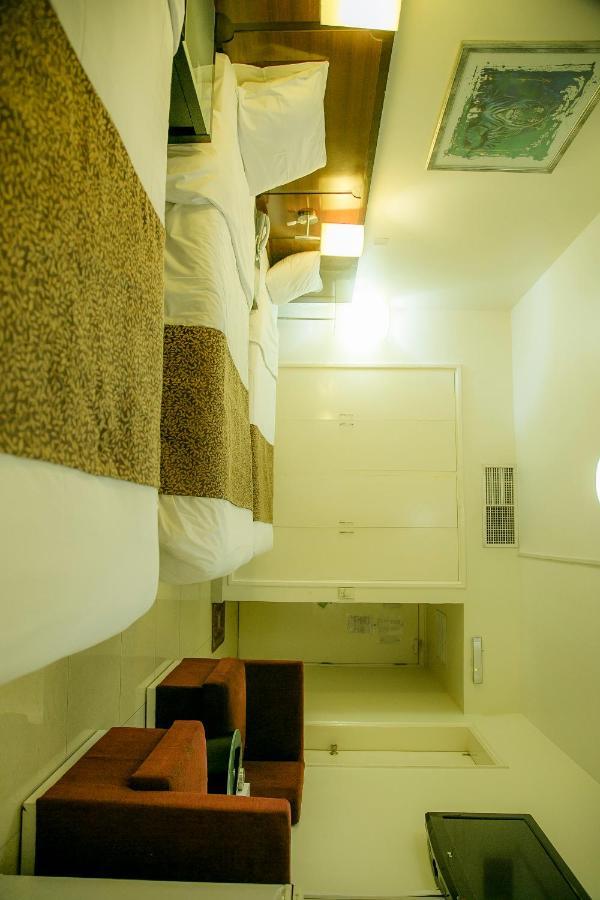 Phoenicia Grand Hotel Dubai Bagian luar foto