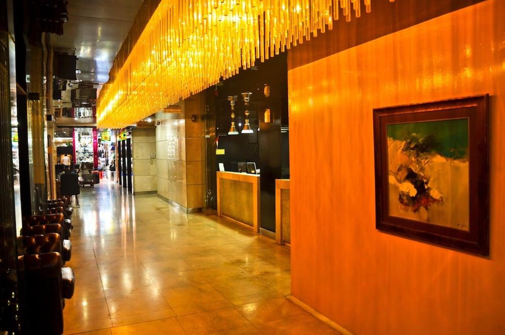 Phoenicia Grand Hotel Dubai Bagian luar foto