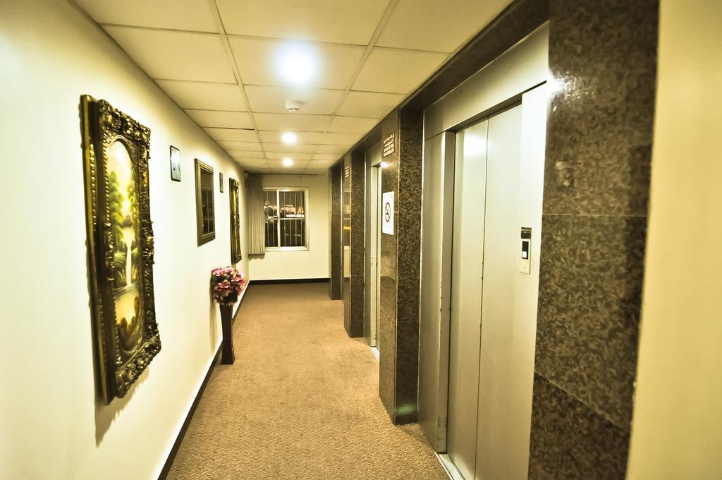 Phoenicia Grand Hotel Dubai Bagian luar foto