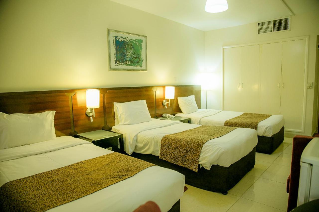 Phoenicia Grand Hotel Dubai Bagian luar foto